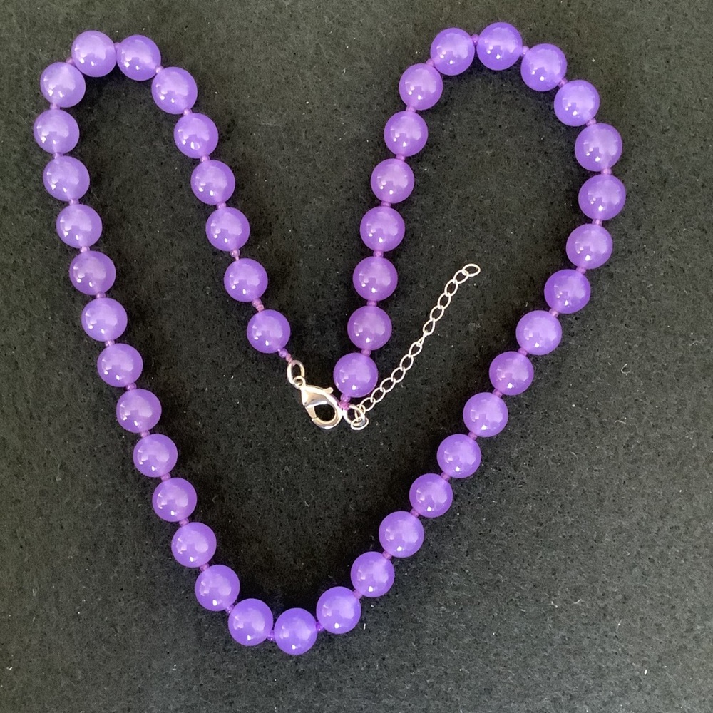 NEW purple jade bead necklace.